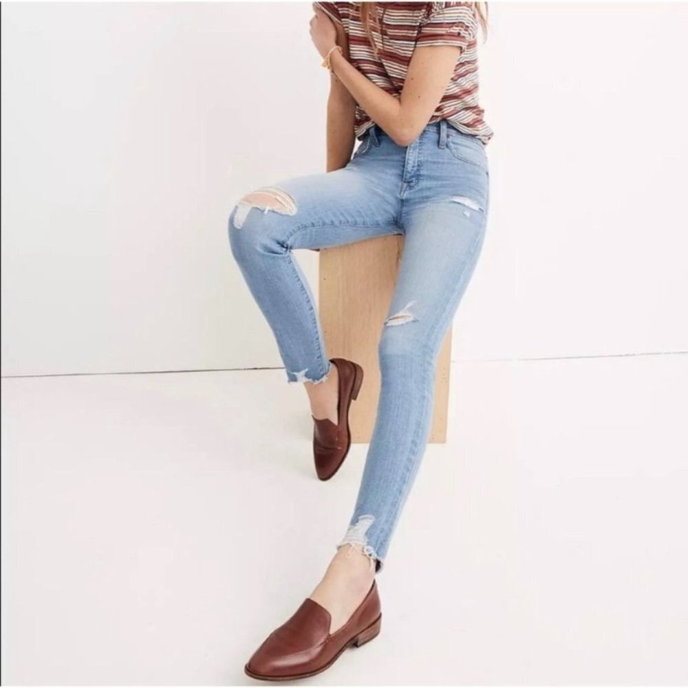 Madewell 9" High-Rise Skinny Jeans in Ontario Wash Distressed-Hem Edition